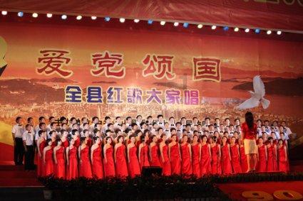 波兰主帅:我不认同对莱万的批评,巴萨整体踢得差是根源