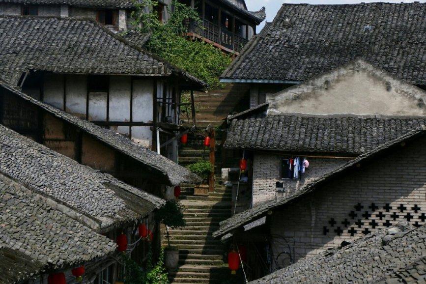 珍妃被塞进北京故宫10寸的井里，慈禧是如何做到的？她太有心机了